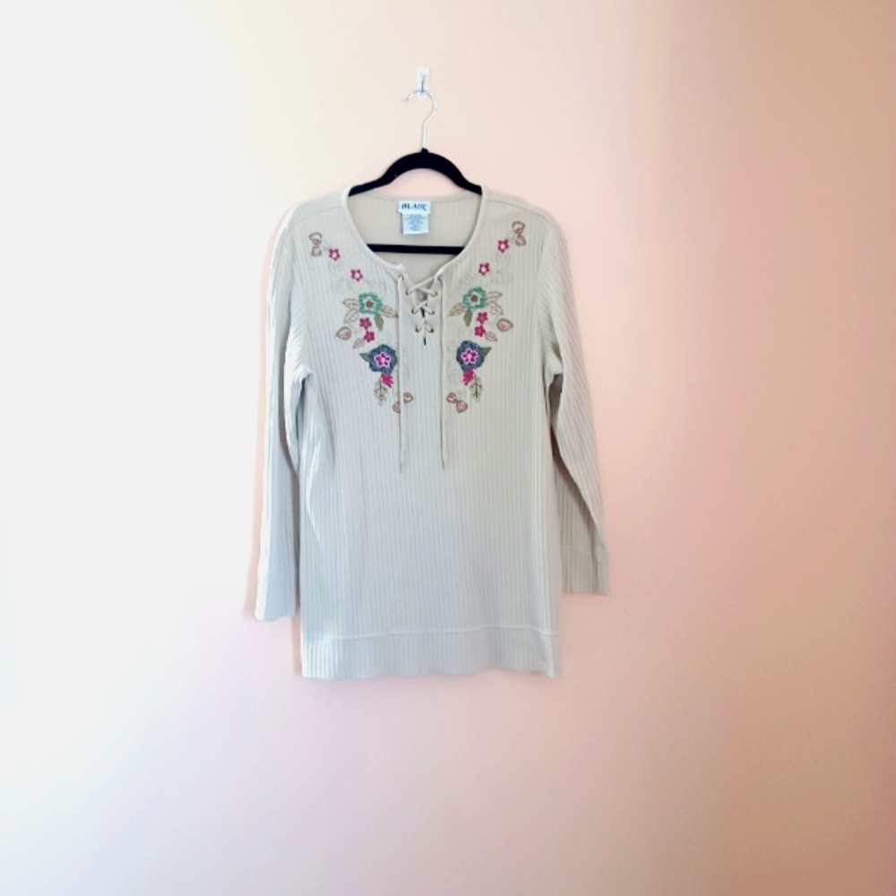 BLAIR Embroidered Floral Lace-up Tunic Top Medium